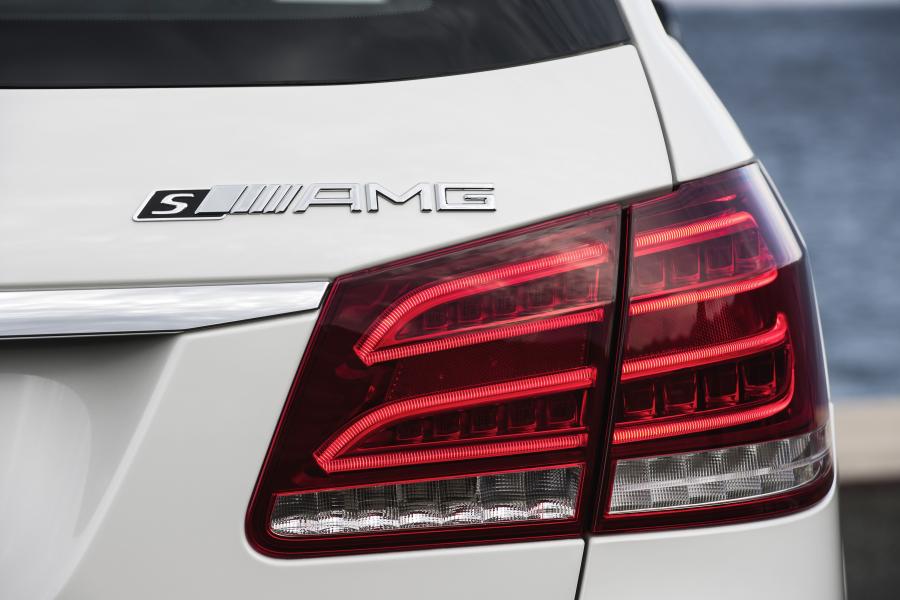  Mercedes-Benz E63 AMG Estate 2013 года  (фото 6 из 18)